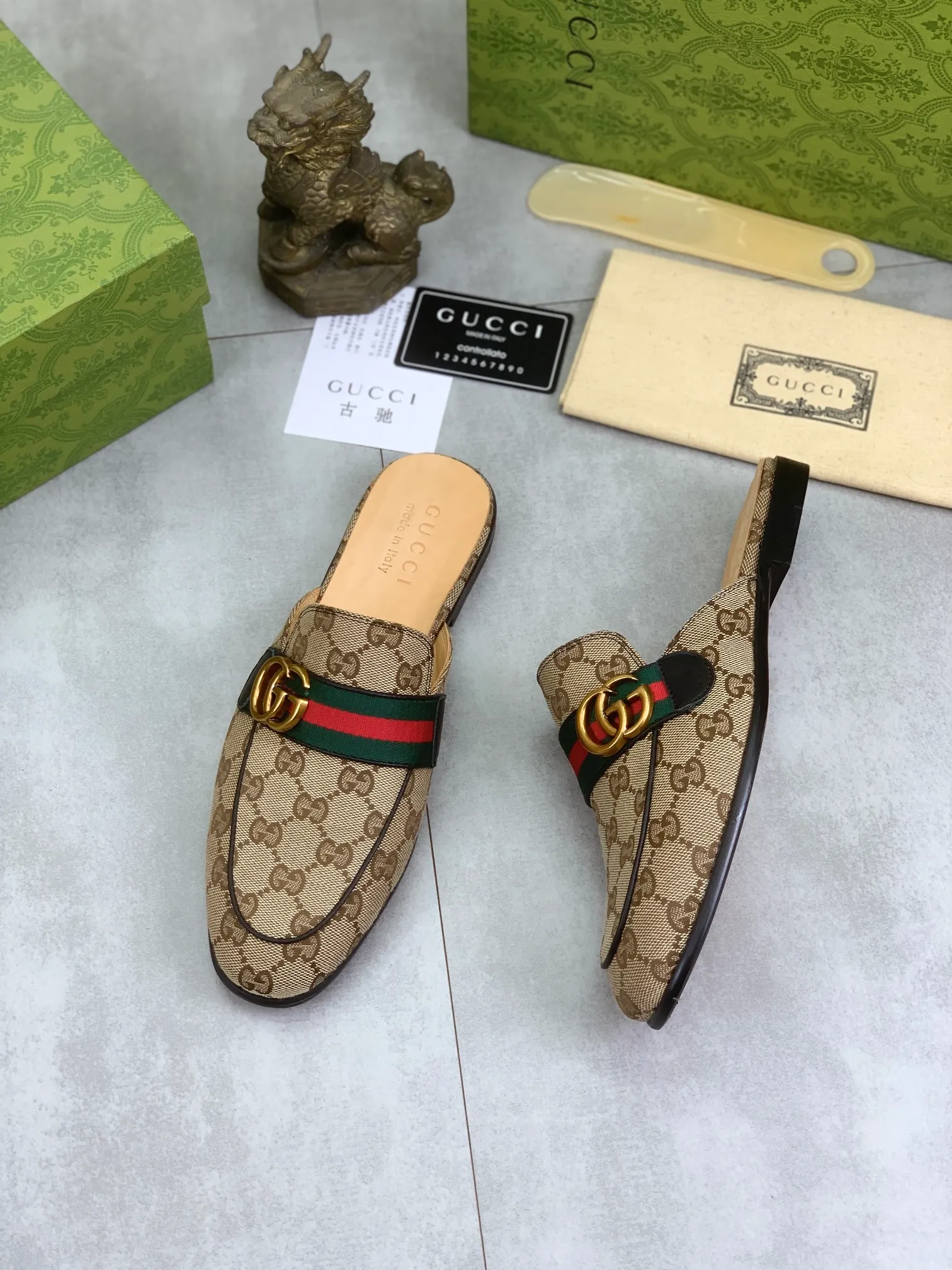 Men's Men's Shoes💰P480💰【New Style】Water-dyed Niuli High Quality Gucci half-drag business leather shoes hot selection (Gucci) official website latest Gucci half-drag 🎁 business leather shoes, hot style 💥 simple and elegant style, exclusive for trendy men. Unique official website latest brand original double G embossing Elements 👑 Original Gucci decoration, fashionable and elegant, fabric original calfskin ✅ Fully imported first-layer cowhide lining, official website designated wear-resistant, rubber business outsole, classic model taken at the counter in real life 🎬Number: 38-44 (45 46 customized) 2⃣️colors available
